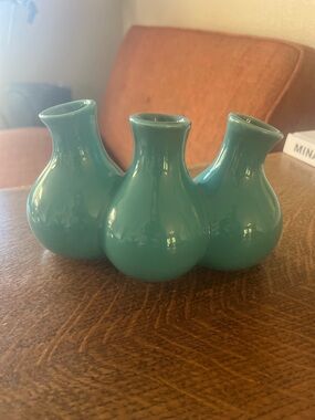 MCM 3-Stem Turquoise Blue Vase Ready for Spring?  Delightful